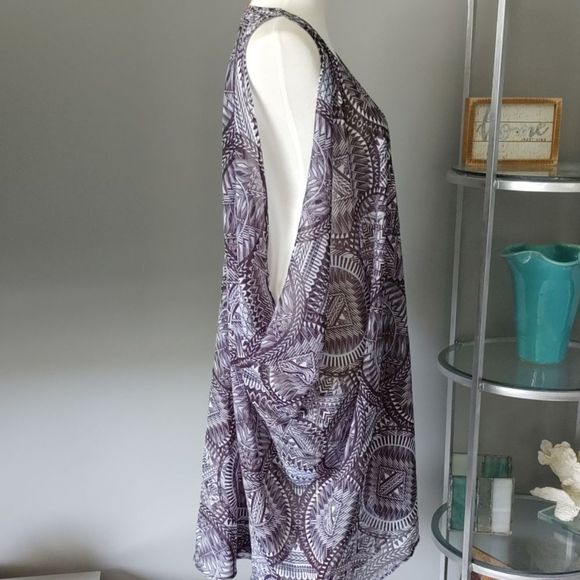 Red Carter Cover Up - Picture 3 of 4